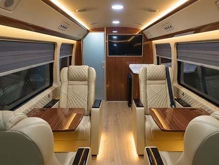 9 Seater Urbania for Outstation Trip from Delhi